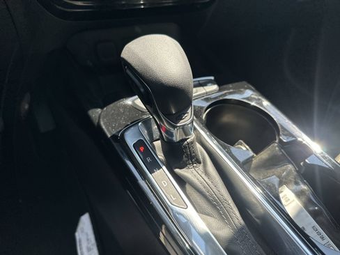 Used 2025 Chevrolet Trax ACTIV w/ Driver Confidence Package FWD image 30
