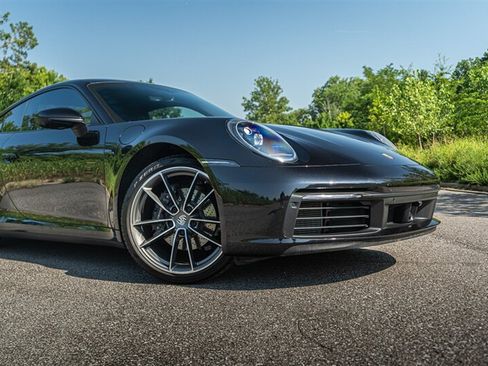 Used 2024 Porsche 911 Carrera RWD image 98
