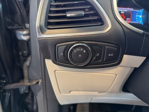 Used 2018 Ford Edge Titanium w/ Equipment Group 301A FWD image 16