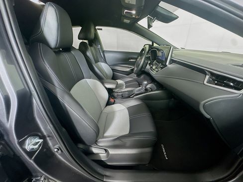 Used 2025 Toyota Corolla XSE image 31