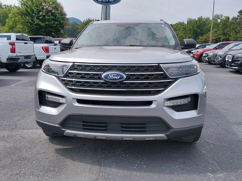 Used 2023 Ford Explorer XLT w/ Equipment Group 202A RWD image 9