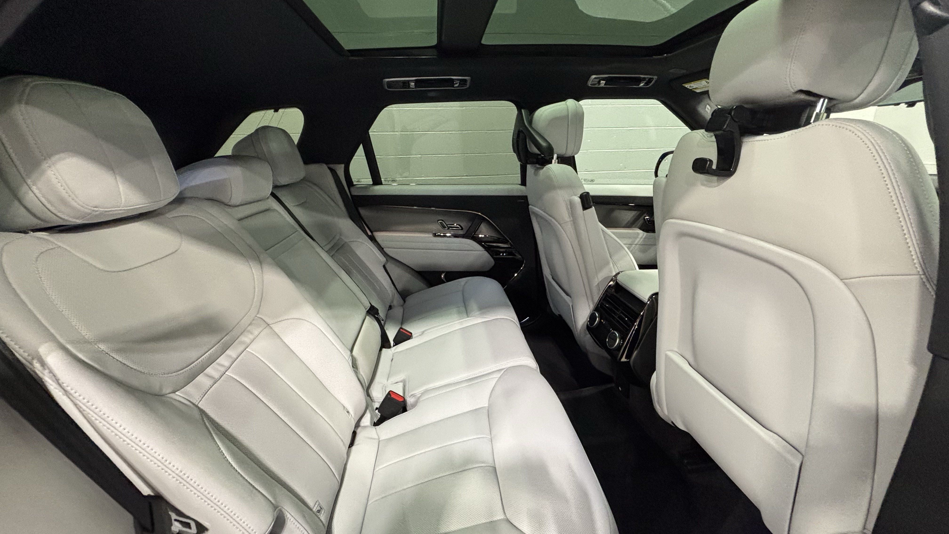 New 2026 Land Rover Range Rover Sport SE AWD/4WD image 16