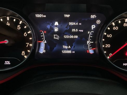 Used 2019 Jeep Compass Trailhawk AWD/4WD image 34