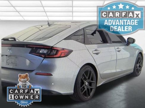 Used 2023 Honda Civic Sport image 2