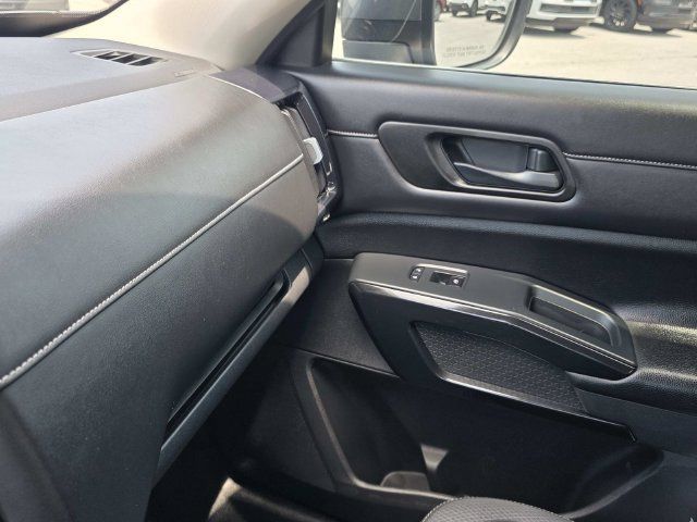 Used 2023 Nissan Pathfinder SV AWD/4WD image 19
