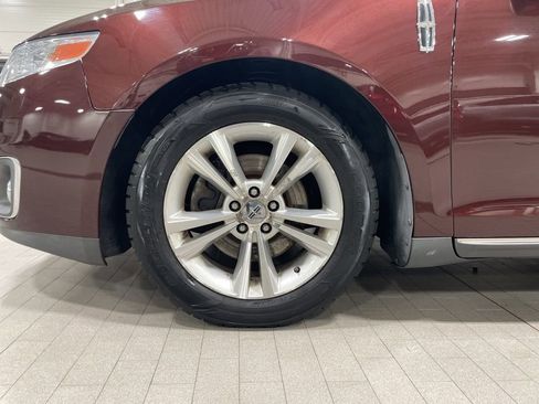 Used 2009 Lincoln MKS image 25