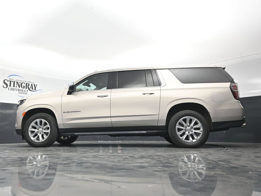 Used 2024 Chevrolet Suburban Premier RWD image 32