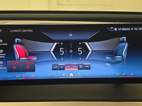 Used 2025 BMW iX xDrive50 image 20