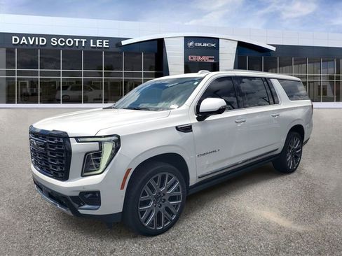 Used 2025 GMC Yukon XL Denali Ultimate AWD/4WD image 2