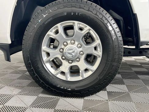 Used 2024 RAM 2500 Laramie AWD/4WD image 32