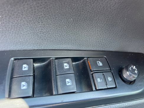 Used 2019 Toyota Camry SE image 26