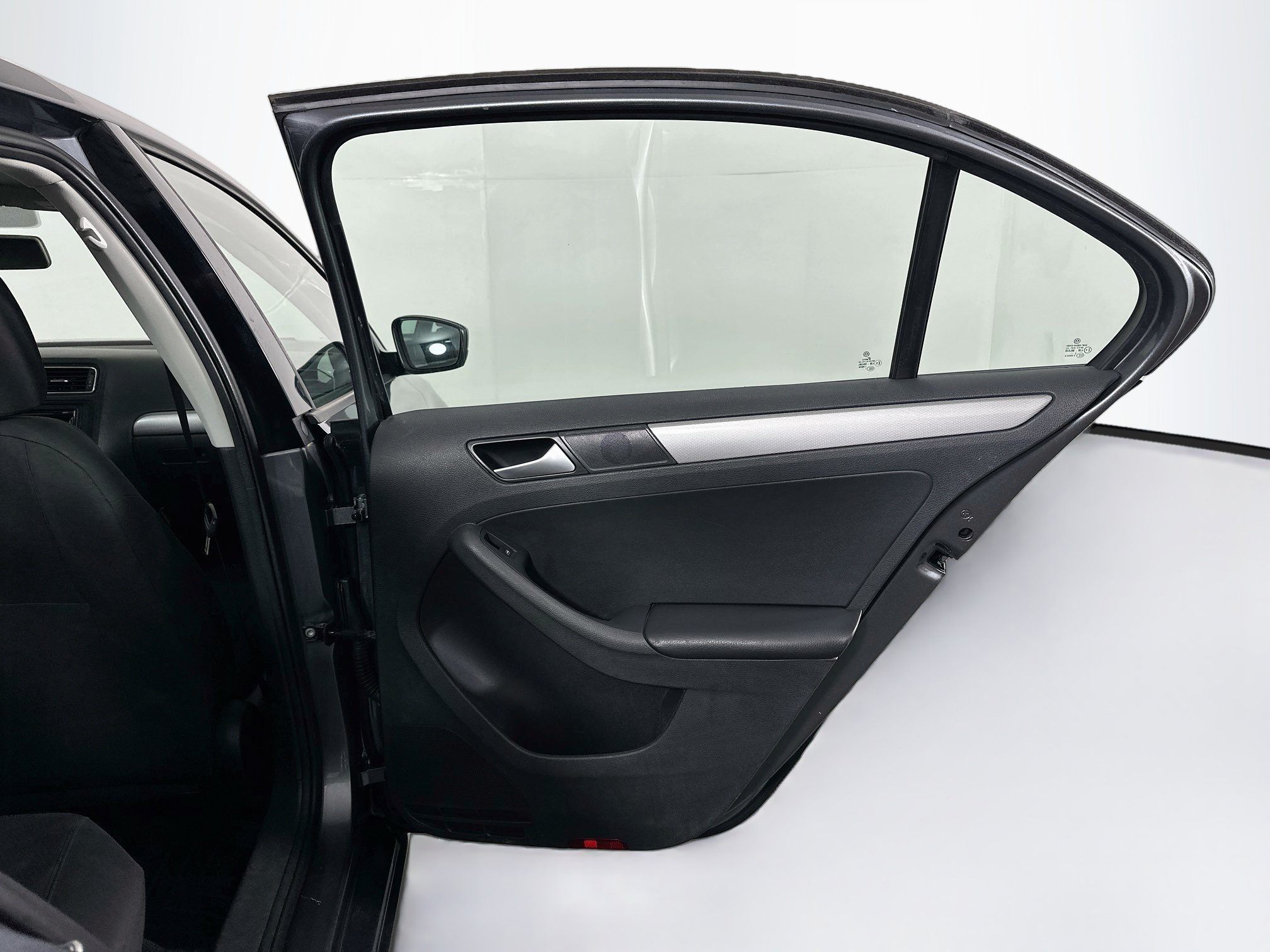 Used 2015 Volkswagen Jetta SE FWD image 27