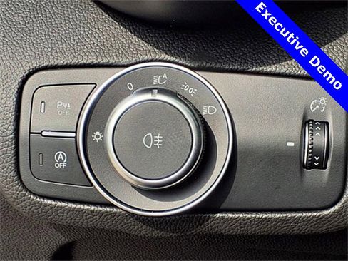 New 2025 Alfa Romeo Giulia Veloce w/ Veloce Package Rwd image 21