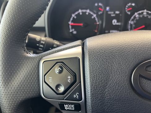 Used 2022 Toyota 4Runner SR5 AWD/4WD image 21
