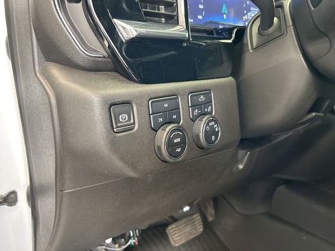 Used 2024 Chevrolet Silverado 2500 LT image 42
