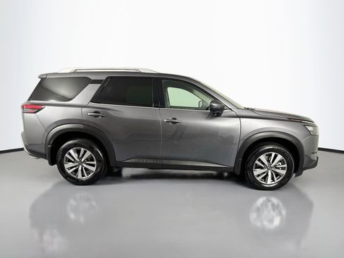 Used 2025 Nissan Pathfinder SL AWD/4WD image 4