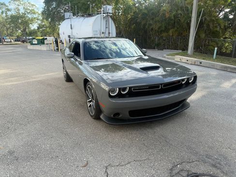 Used 2023 Dodge Challenger R/T image 3