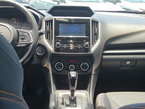 Used 2020 Subaru Crosstrek 2.0i Premium w/ Moonroof Package 2 AWD/4WD image 19