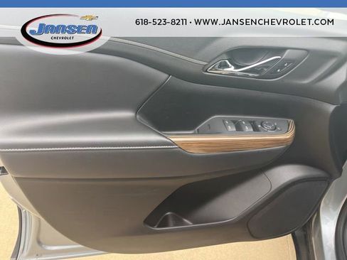 Used 2023 GMC Acadia SLE FWD image 13