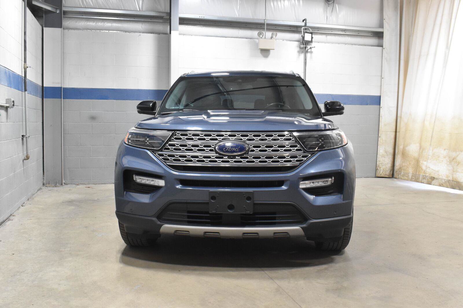 Used 2021 Ford Explorer Limited w/ Equipment Group 301A AWD/4WD image 29
