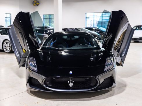 Used 2022 Maserati MC20 Coupe image 11