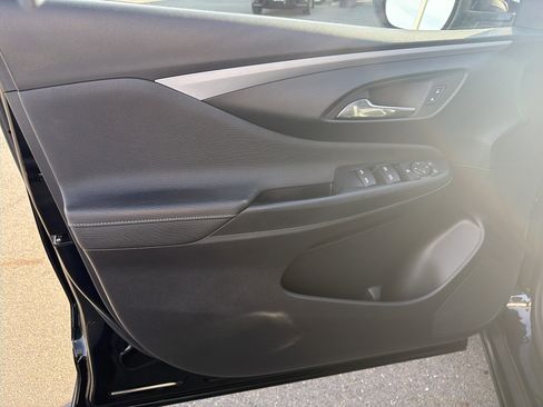 Used 2024 Buick Envista Preferred image 8