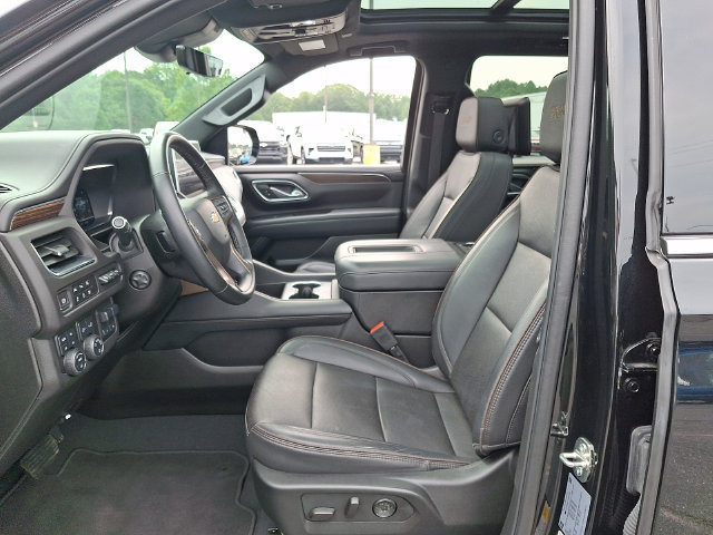 Used 2024 Chevrolet Suburban High Country AWD/4WD image 14