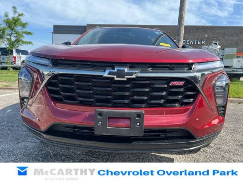Used 2025 Chevrolet Trax RS w/ Driver Confidence Package FWD image 8