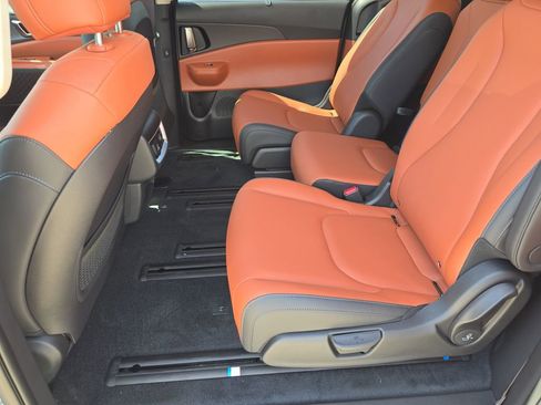 New 2026 Kia Carnival SX FWD image 17