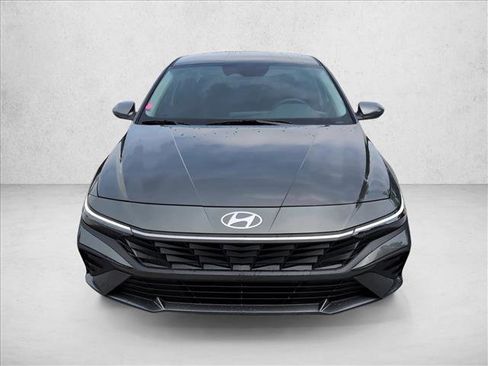 New 2026 Hyundai Elantra SE FWD image 2
