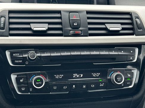 Used 2018 BMW 320i Sedan image 18