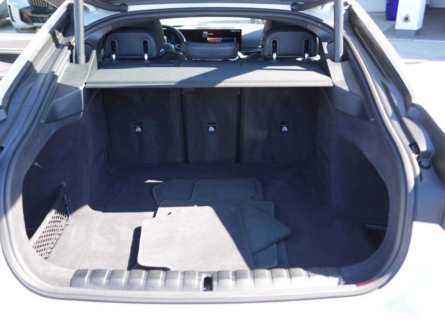 Used 2024 BMW i4 eDrive35 w/ Premium Package RWD image 5