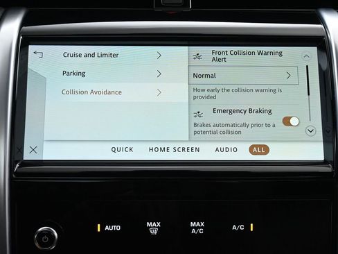 Used 2022 Land Rover Discovery Sport SE image 33