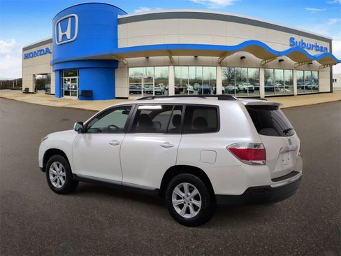 Used 2013 Toyota Highlander Plus image 6
