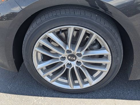Used 2018 Kia Stinger RWD image 13