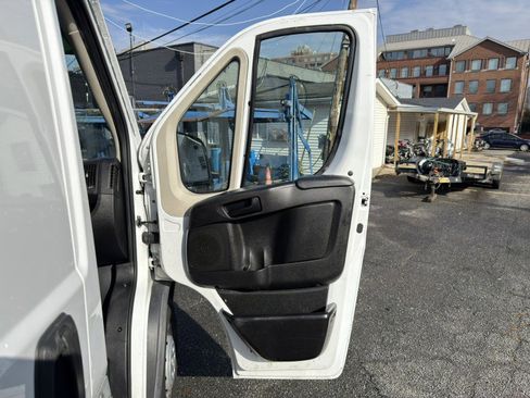Used 2017 RAM ProMaster 2500 w/ Interior Convenience Group image 12
