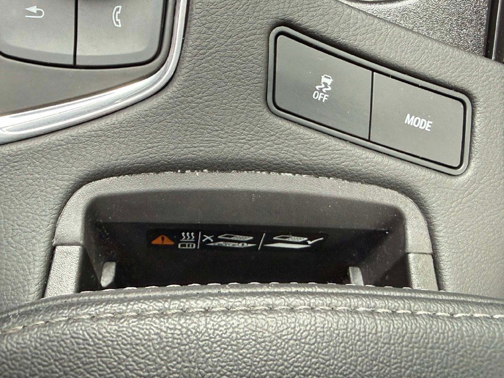 Certified 2026 Cadillac XT5 Sportv w/ LPO, Floor Liner Package AWD/4WD image 24