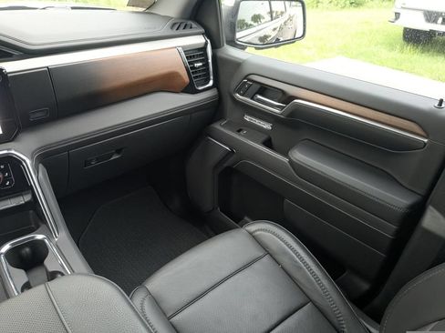 Used 2025 GMC Sierra 1500 Denali w/ Denali Reserve Package AWD/4WD image 22