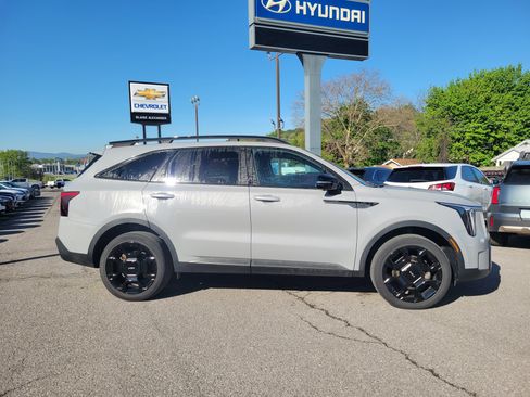 Used 2024 Kia Sorento SX AWD/4WD image 4