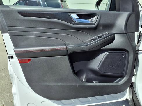 Used 2023 Ford Escape ST-Line FWD image 17