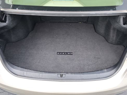 Used 2016 Toyota Avalon Limited image 35