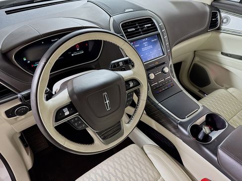 Used 2019 Lincoln Nautilus Black Label image 14