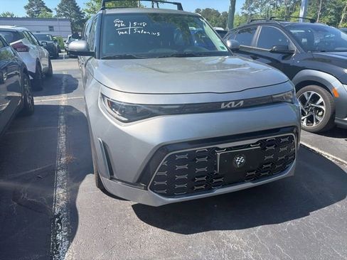 Used 2023 Kia Soul GT-Line w/ GT-Line Technology Package FWD image 2