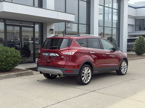 Used 2016 Ford Escape SE w/ SE Chrome Package AWD/4WD image 4