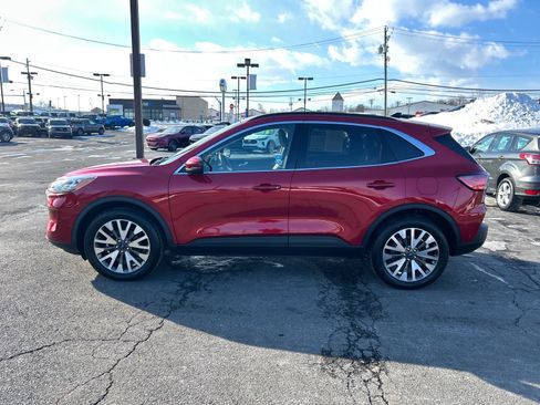 Certified 2020 Ford Escape Titanium image 4