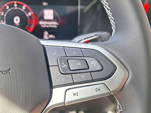 New 2026 Volkswagen Tiguan SE image 13