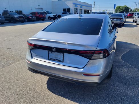 Used 2023 Honda Accord EX image 5