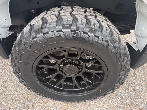 Used 2022 GMC Sierra 2500 Pro w/ Convenience Package image 11