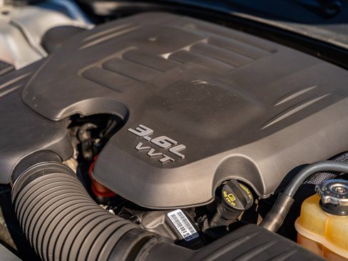 Used 2019 Dodge Charger SXT image 26