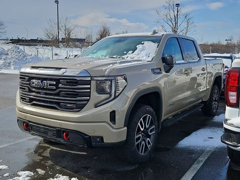 Certified 2022 GMC Sierra 1500 AT4 w/ AT4 Premium Package image 4